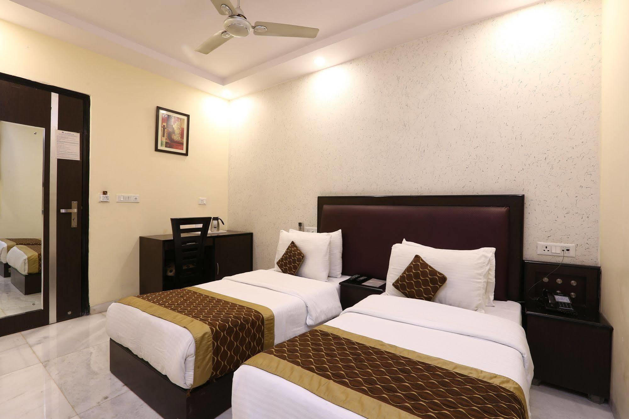Hotel Kingston Park - Karol Bagh Delhi Exterior photo