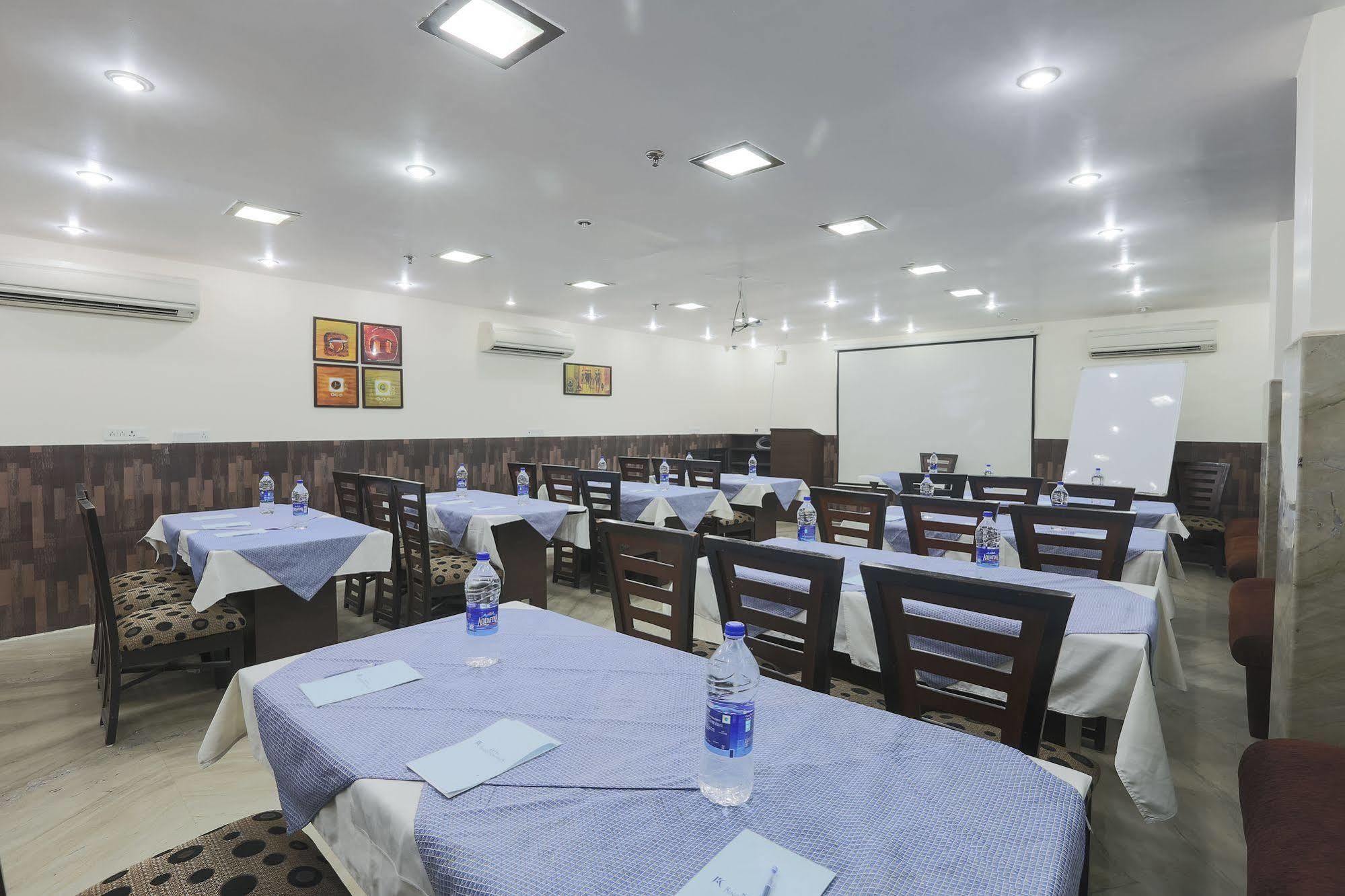 Hotel Kingston Park - Karol Bagh Delhi Exterior photo
