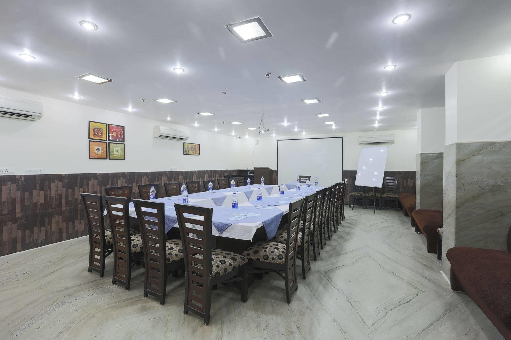 Hotel Kingston Park - Karol Bagh Delhi Exterior photo